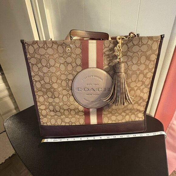 Coach Dempsey Tote 40 in Signature Jacquard with Stripe and Coach Patch - Picture 2 of 7